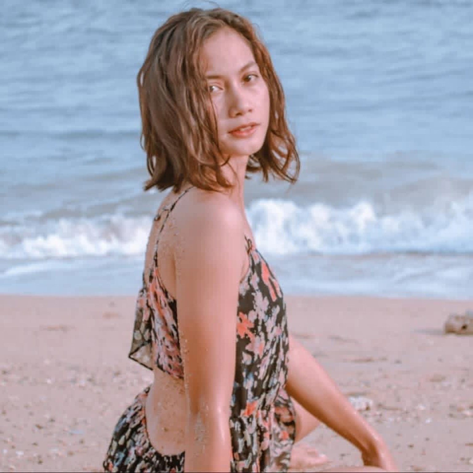 Portrait of a woman at the shoreline